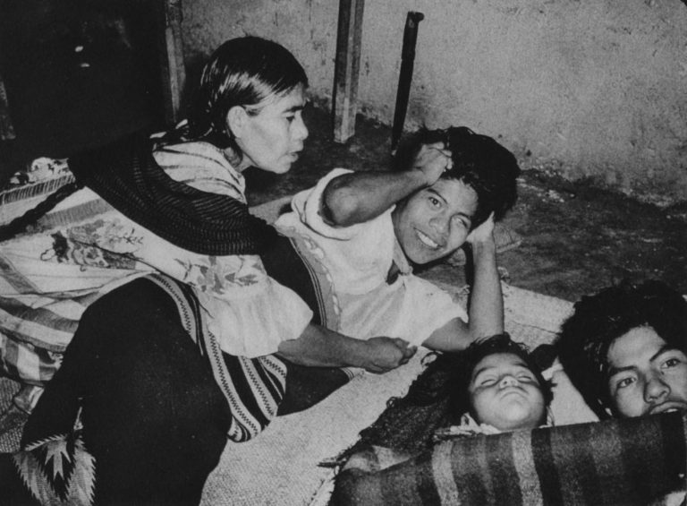 image of maria sabina and others in huatla